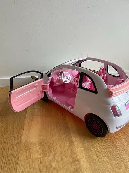 Barbie Fiat 500 leksaksbil vit rosa