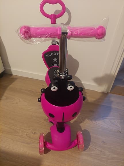 Rosa 5-i-1-sparkcykel med nyckelpiga för barn, sadel och körhandtag