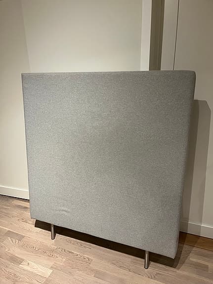 Mio sänggavel grå tyg, B 120 cm