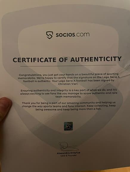 Officiell fotboll signerad av Christian Vieri