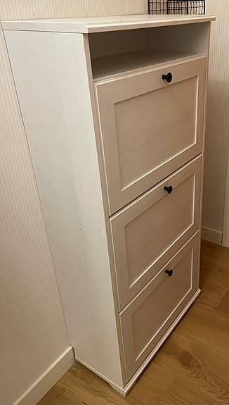 Melerad vitt skoskåp med hylla, IKEA Brusali: