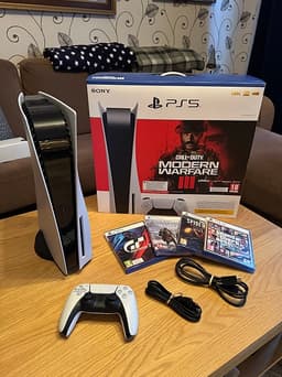 Playstation 5 disc edition med 4 spel och tillbehör