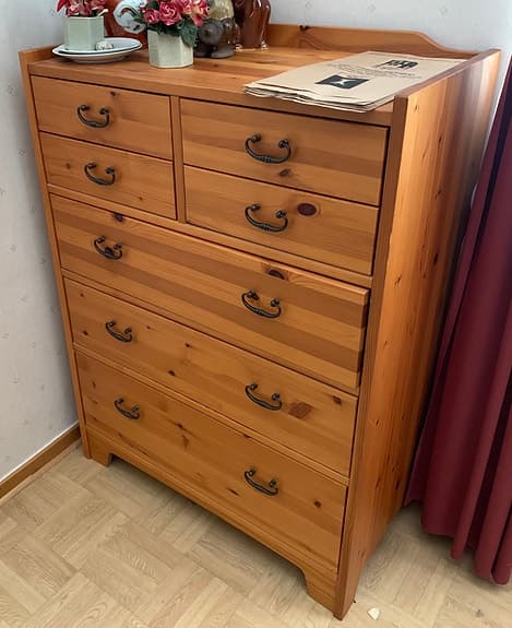 Byrå / Skåp