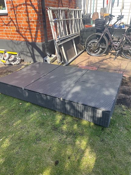 Solstol dagbädd konstrotting svart