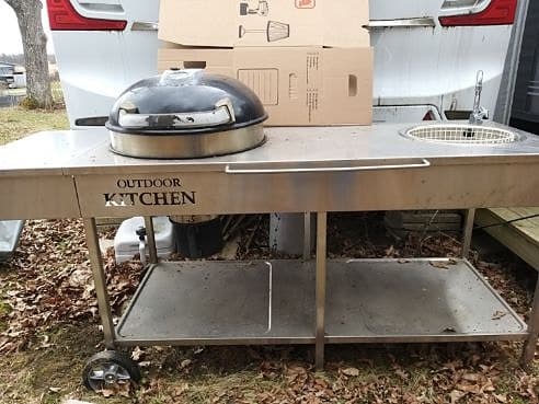 Outdoor Kitchen