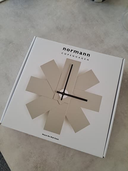 Väggklocka - Watch Me - Normann Copenhagen