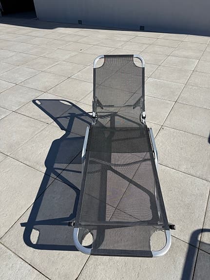 Solstol hopfällbar svart nätväv aluminiumram