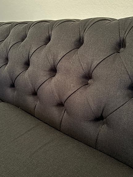 Soffa chesterfieldstil tyg mörk