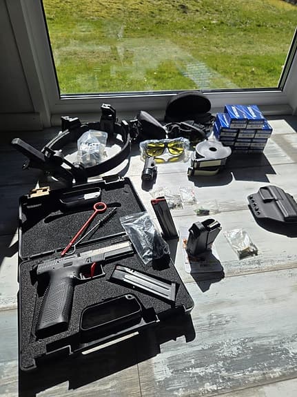 CZ P-10 F + IPSC utrustning