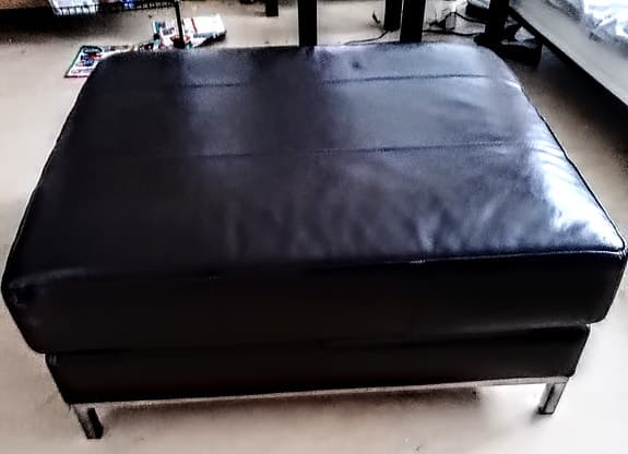 Pall / fotpall mörkt brunn konstläder 96x96 cm