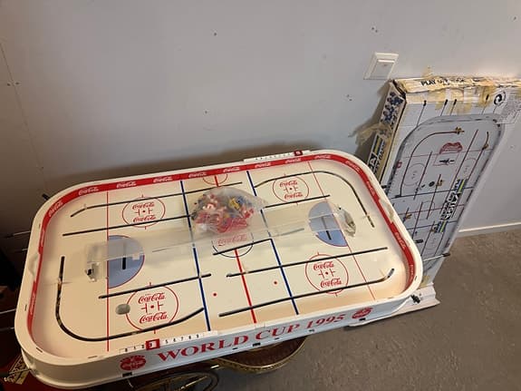 Klassiskt bordshockeyspel från STIGA – World Cup 1995 Coca-Cola edition