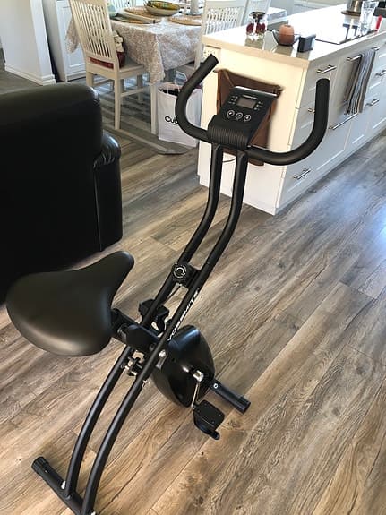 Yosemite motionscykel med träningsdator svart