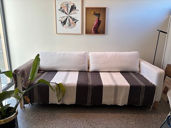 Vit bäddsoffa från IKEA