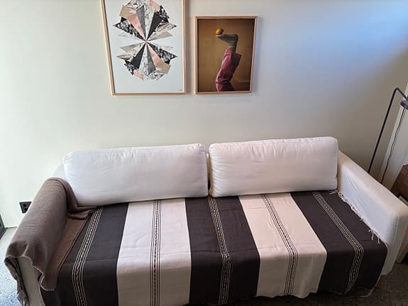 Vit bäddsoffa från IKEA