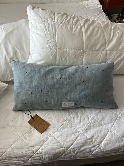 Oyoy living design kudde Dot dusty blue 60x30