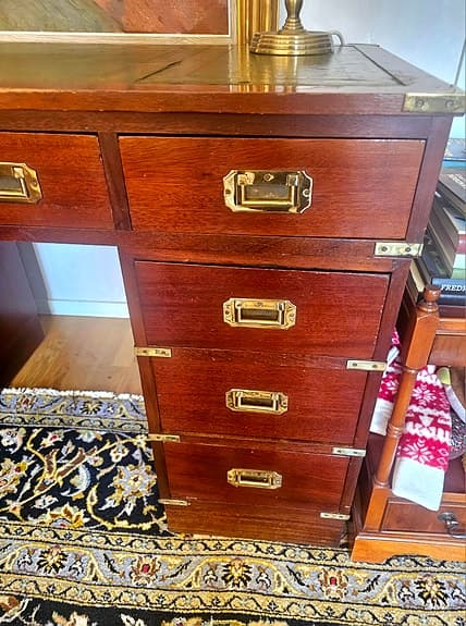 English Milatary Desk från Kennedy Furniture