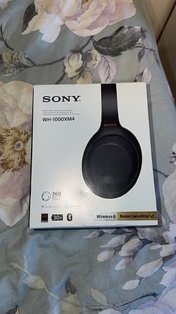 OBS! Endast kartong. Sony WH-1000XM4