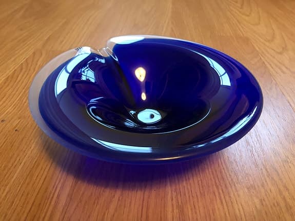 Mindre blå glasskål från Målerås