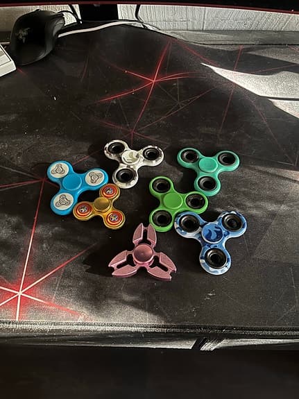 Fidget spinners i blandade färger