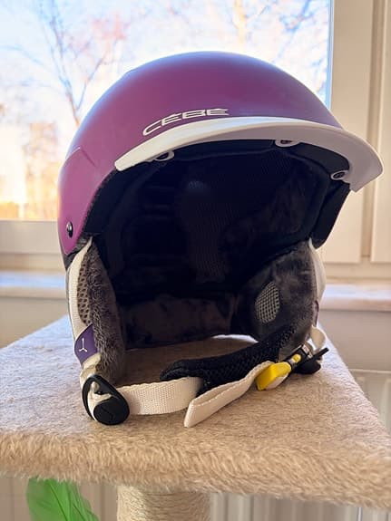 Cébé skid- och snowboardhjälm lila