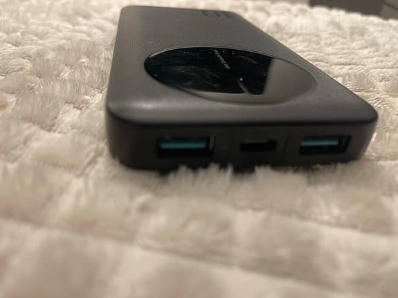 Powerbank 10 000 mAh – snabbladdning, flera portar