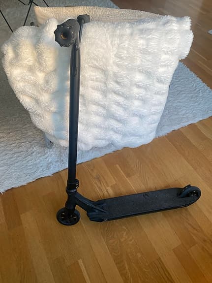 Ethic Artefact v2 trick sparkcykel svart