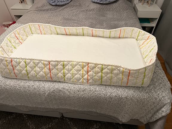 Madrass och spjälskydd 60x120 cm