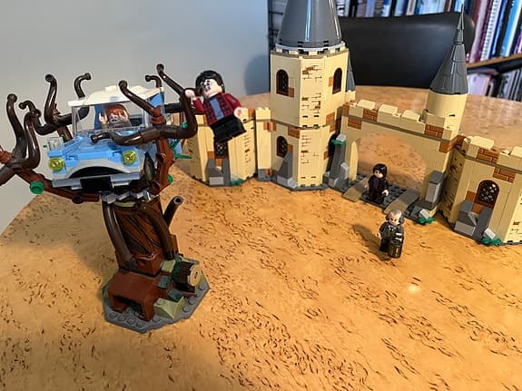 LEGO Harry Potter Piskande pilträdet vid Hogwarts