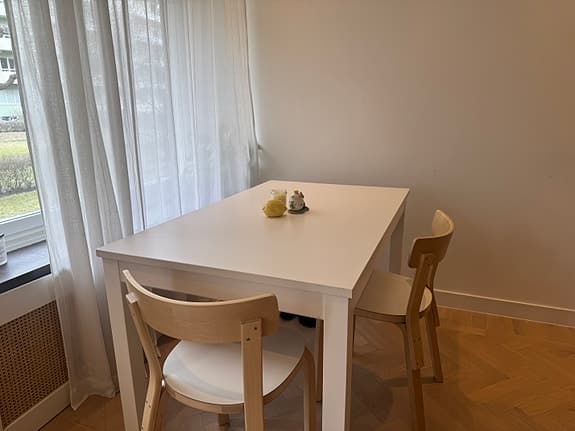 SÄLJES: IKEA LANEBERG utdragbart matbord, vitt - 700 kr