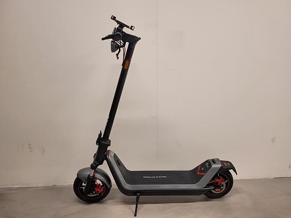 Elsparkcykel NIU KQi 300X    (3 8 km/h)