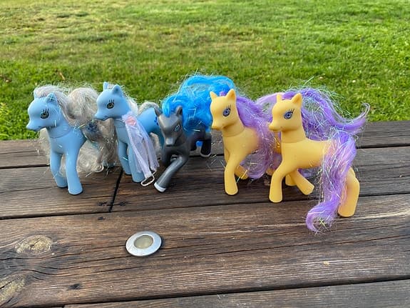 My Little Pony leksakshästar och stall lekset