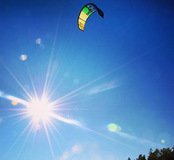 Kitesurfingpaket komplett-bräda, kite 12m, sele & pump