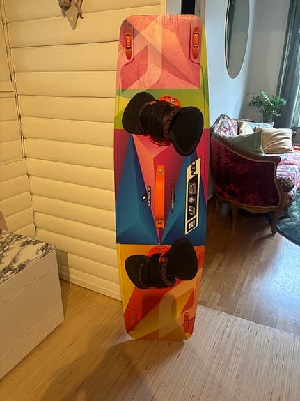Kitesurfingpaket komplett-bräda, kite 12m, sele & pump