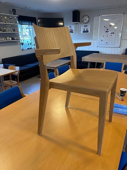 Lundbergs Möbler matgrupp – Sarek bord + 6 Tova karmstolar (NYTT)