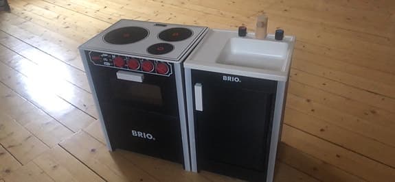 BRIO leksakskök spis och diskbänk svartvit