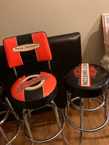 Harley-Davidson barstolar svart/röd med ryggstöd