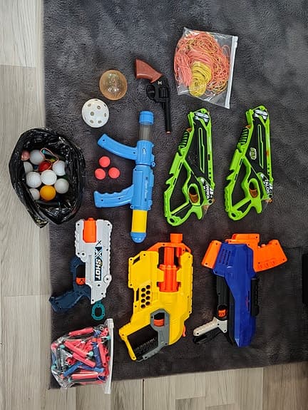 Leksakspistoler och leksaksgevär set plast flerfärgad
