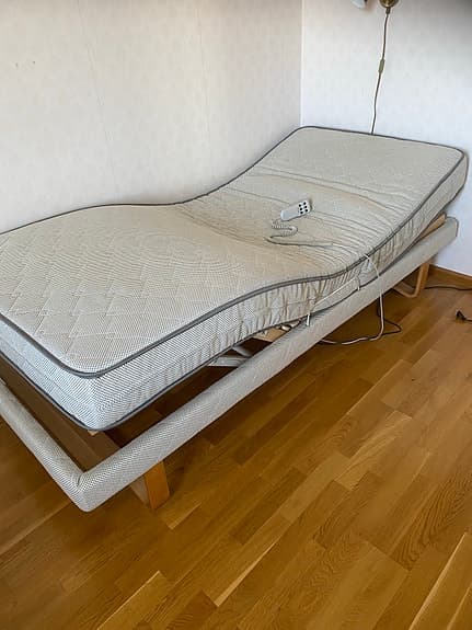 Säng 200 x 90