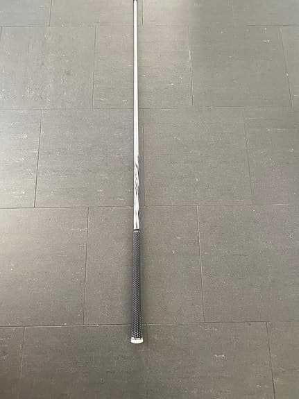 Cobra junior golf skaft driver.