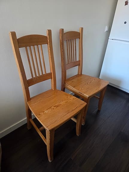 Trästolar matstolar hög rygg trä brun