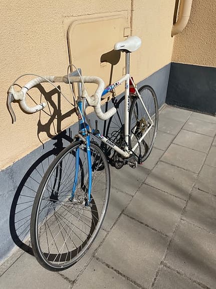 Giant swift retro-racer