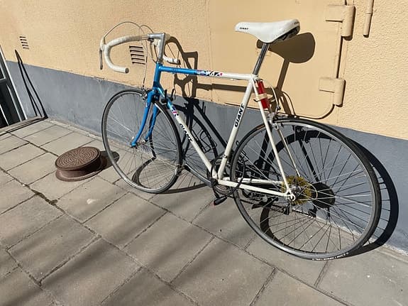 Giant swift retro-racer