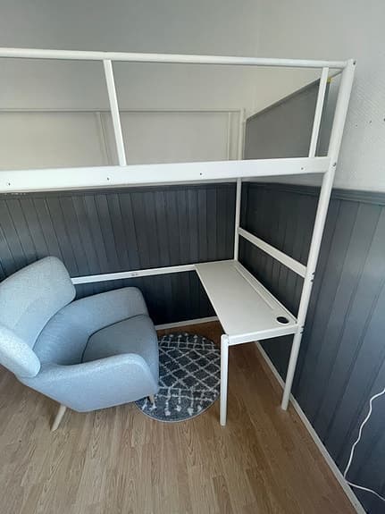 IKEA loftsäng med skrivbord vit