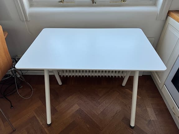 Senab Matting höj-och sänkbart skrivbord (design Dan Ihreborn)