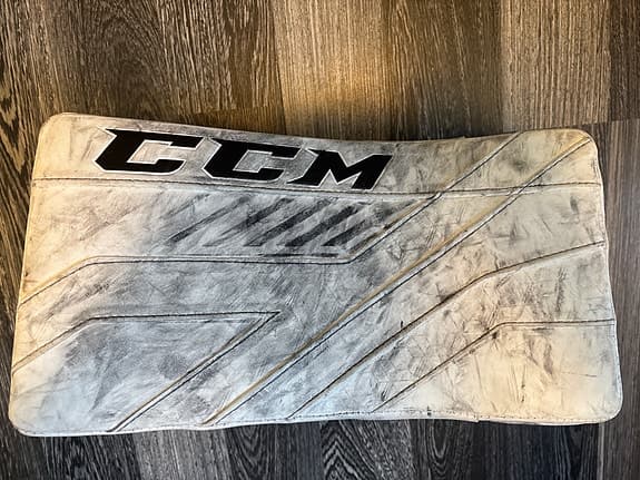 CCM Axis 1.9 målvaktsstöt