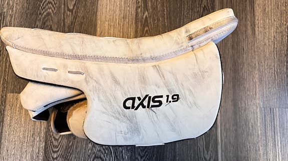 CCM Axis 1.9 målvaktsstöt