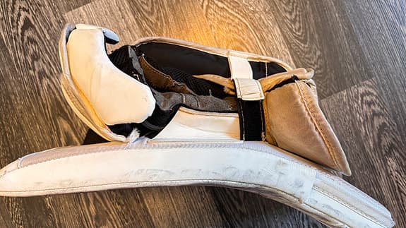 CCM Axis 1.9 målvaktsstöt