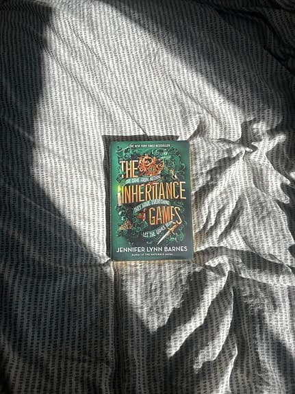 Jennifer Lynn Barnes The Inheritance Games bok engelska
