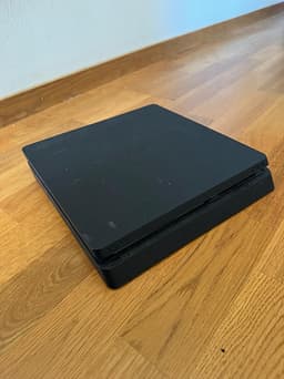 Playstation 4 Slim (PS4 Slim) + kontroll och spel