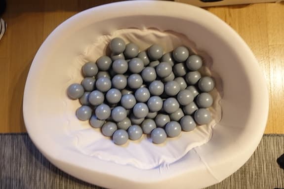 JLY bollhav med bollar grå